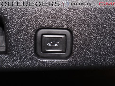 Certified 2025 Buick Enclave Avenir image 23