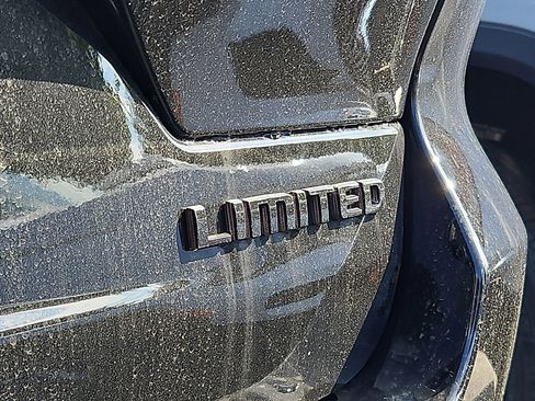 New 2025 Jeep Grand Cherokee Limited w/ Black Appearance Package image 5