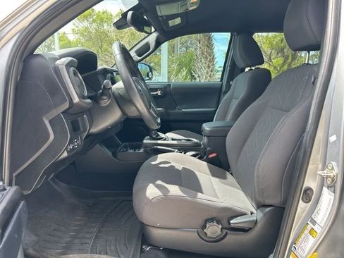 Used 2019 Toyota Tacoma TRD Off-Road RWD image 11