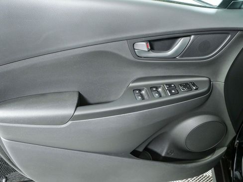 Used 2023 Hyundai Kona SEL AWD/4WD image 6