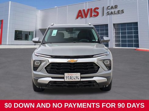 Used 2025 Chevrolet TrailBlazer LT AWD/4WD image 2