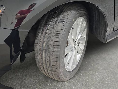 Used 2021 Toyota Camry LE FWD image 29