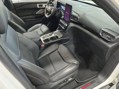 Certified 2022 Ford Explorer ST w/ Equipment Group 401A image 6