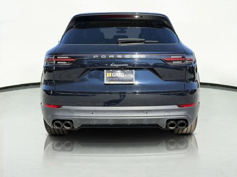 Used 2023 Porsche Cayenne Platinum Edition image 4