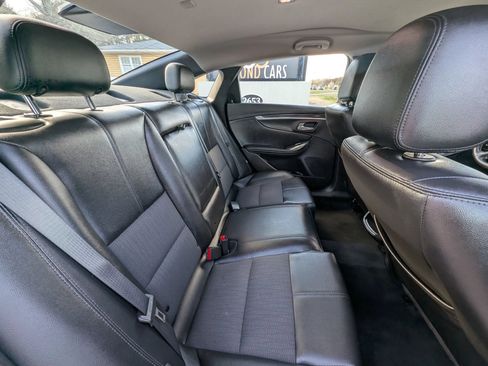 Used 2019 Chevrolet Impala LT FWD image 37