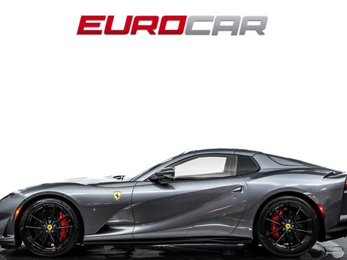 Used 2022 Ferrari 812 GTS RWD image 3
