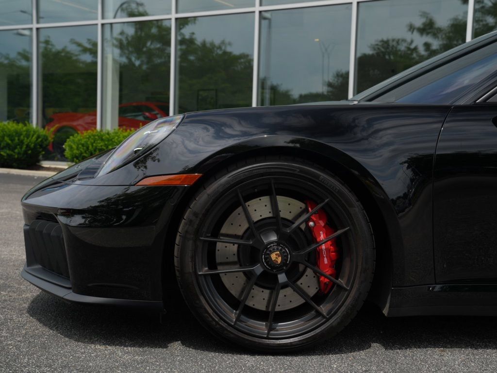 Used 2026 Porsche 911 Carrera GTS RWD image 5