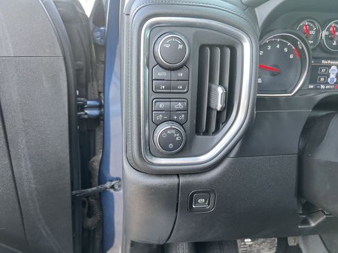 Used 2019 Chevrolet Silverado 1500 RST image 17
