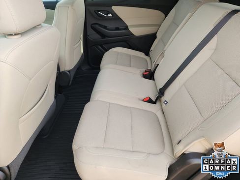 Used 2023 Chevrolet Traverse LS image 33