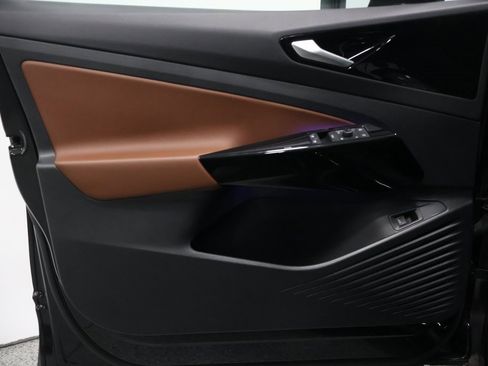 Used 2021 Volkswagen ID.4 Pro S w/ Gradient Package image 12