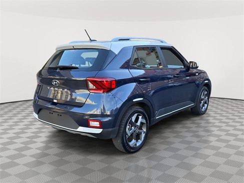Certified 2025 Hyundai Venue Limited image 3