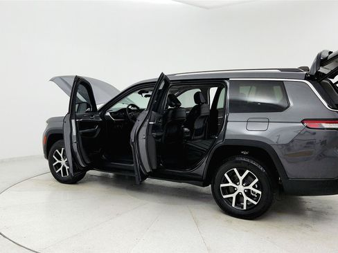 Used 2023 Jeep Grand Cherokee L Limited w/ Luxury Tech Group II AWD/4WD image 32