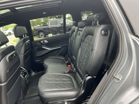 Used 2025 BMW X7 xDrive40i w/ M Sport Package AWD/4WD image 33