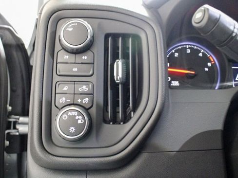 Used 2025 Chevrolet Silverado 2500 Custom w/ Custom Value Package image 12