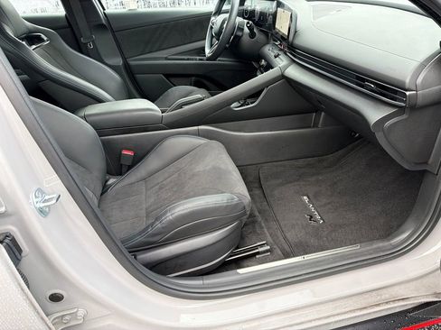 Used 2025 Hyundai Elantra N image 13