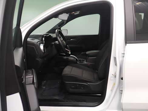 Used 2023 Chevrolet Colorado LT w/ LT Convenience Package II AWD/4WD image 11