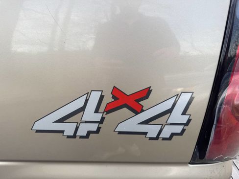 Used 2004 Chevrolet Silverado 1500 LS image 8