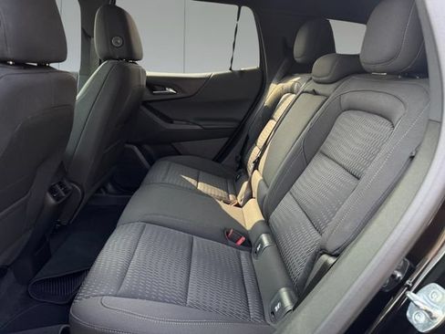 Used 2025 Chevrolet Equinox LT AWD/4WD image 9