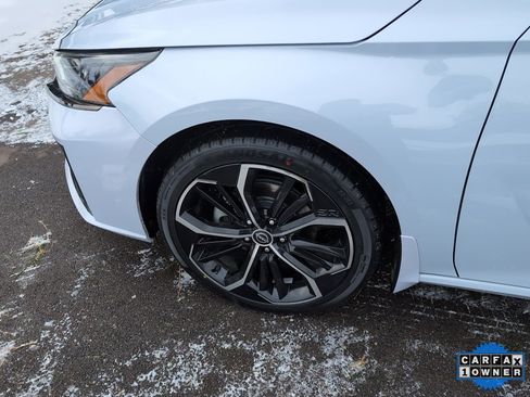 Used 2023 Nissan Altima 2.5 SR w/ SR Premium Package image 13