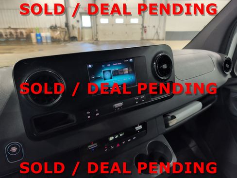 Used 2019 Mercedes-Benz Sprinter 144 image 11