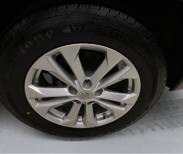 Used 2015 Nissan Rogue SV w/ SV Premium Package AWD/4WD image 18