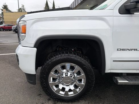 Used 2016 GMC Sierra 2500 Denali w/ Duramax Plus Package image 12