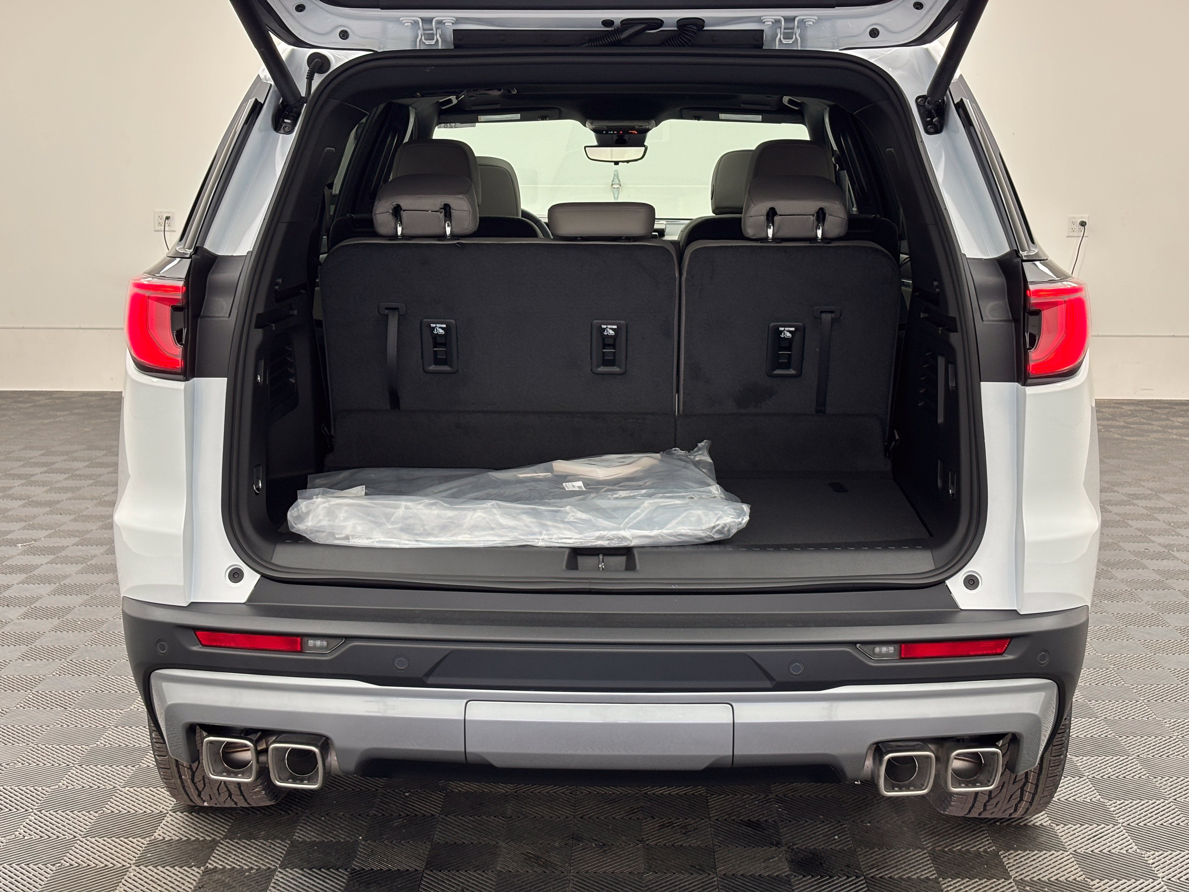 New 2027 GMC Acadia Elevation w/ Elevation Premium Package AWD/4WD image 12