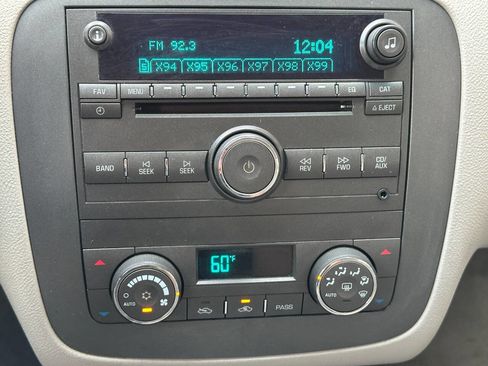 Used 2007 Buick Lucerne CXL image 36