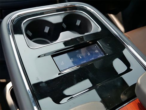 Used 2024 Lincoln Navigator Reserve image 15