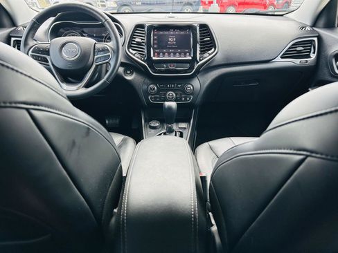 Used 2019 Jeep Cherokee Limited AWD/4WD image 23