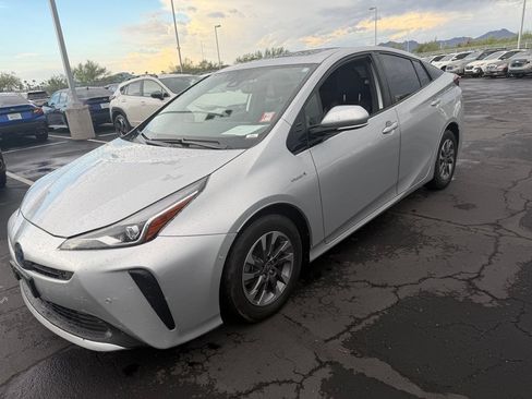 Used 2019 Toyota Prius Limited w/ Premium Convenience Package FWD image 3