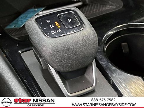 Used 2024 Nissan Rogue SV image 31