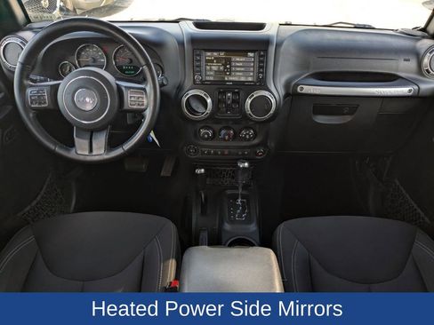 Used 2017 Jeep Wrangler Unlimited Rubicon w/ Connectivity Group image 14