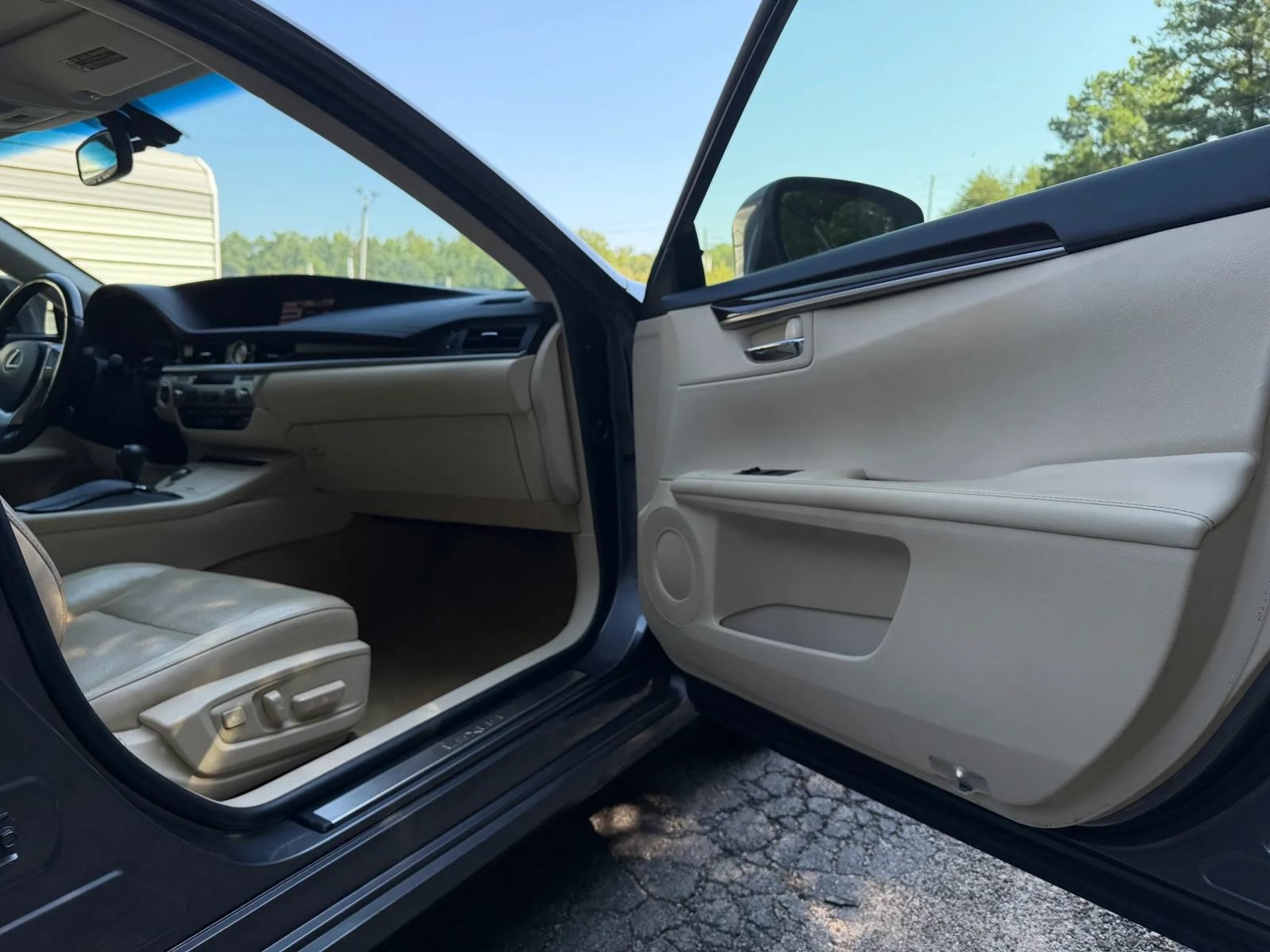 Used 2013 Lexus ES 350 w/ Luxury Pkg FWD image 25