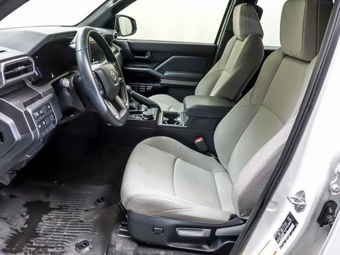 Certified 2025 Toyota 4Runner SR5 image 8