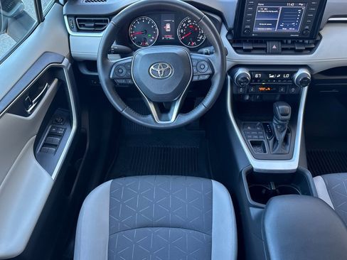 Used 2022 Toyota RAV4 XLE image 15