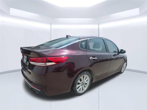 Used 2018 Kia Optima LX w/ 17" Alloy Wheels Package FWD image 36
