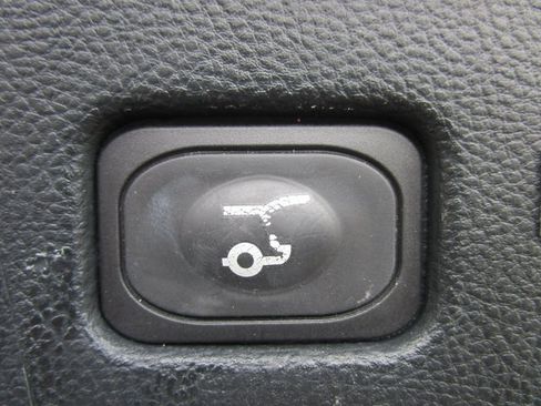 Used 2021 Ford Edge Titanium image 22