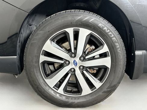 Used 2018 Subaru Outback 2.5i Limited image 11