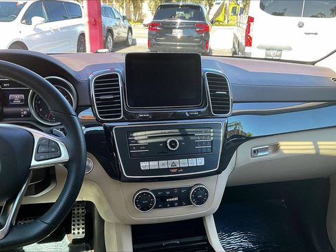 Used 2017 Mercedes-Benz GLE 43 AMG 4MATIC image 22
