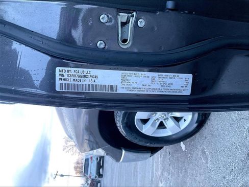 Used 2024 RAM 1500 Classic SLT image 32