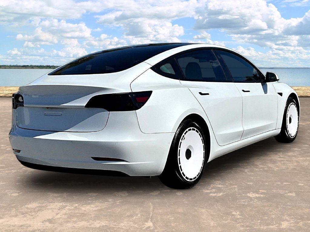Used 2022 Tesla Model 3 Long Range AWD/4WD image 4