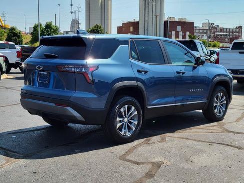 New 2027 Chevrolet Equinox LT w/ Convenience Package II FWD image 2
