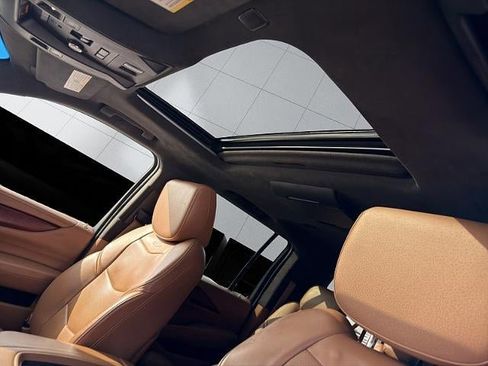 Used 2017 Cadillac Escalade ESV Platinum image 28