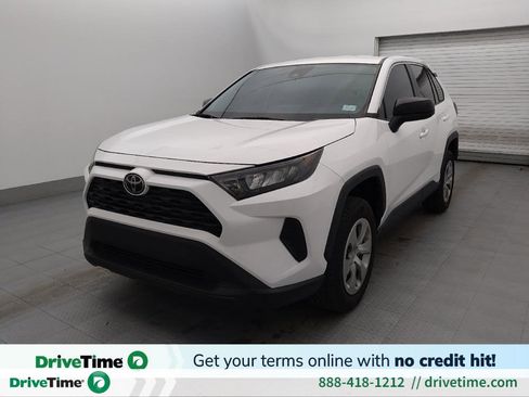 Used 2022 Toyota RAV4 LE image 1