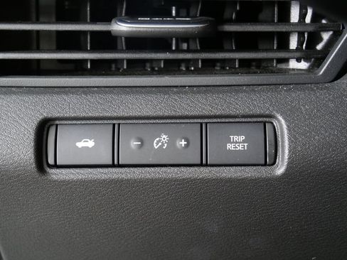 Used 2025 Nissan Altima 2.5 SR AWD/4WD image 24