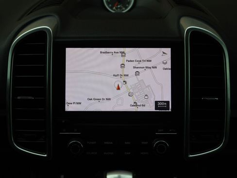 Used 2018 Porsche Cayenne AWD/4WD image 39