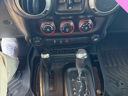 Used 2016 Jeep Wrangler Unlimited Sport w/ Quick Order Package 24S AWD/4WD image 9