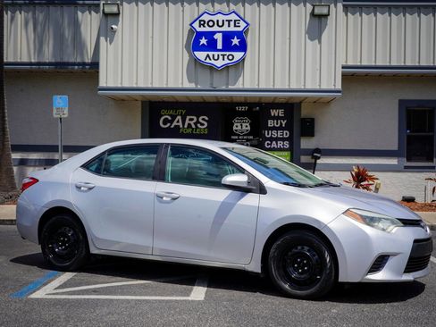 Used 2016 Toyota Corolla LE FWD image 4