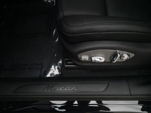 Certified 2026 Porsche Macan image 18